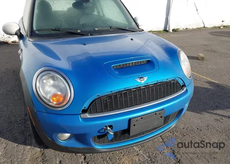 2010 Mini Cooper S из США, поврежденный, VIN WMWMF7C57ATZ73194